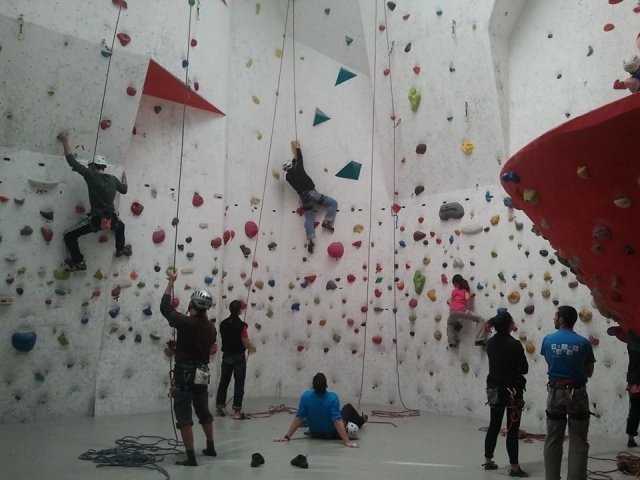  Our wall full of mounds where you can lean on at the beginning 